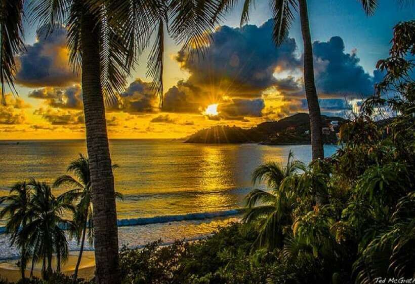 Tentaciones Hotel & Lounge Pool   Adults Only