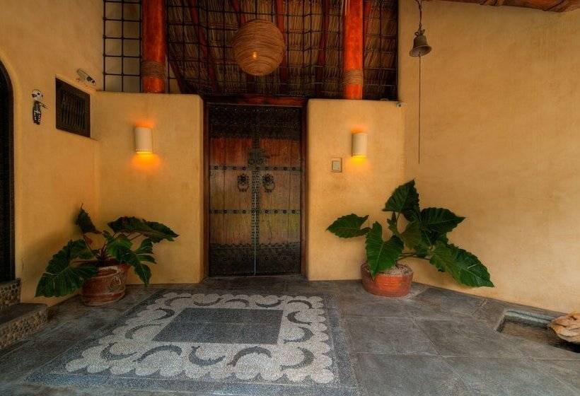 Tentaciones Hotel & Lounge Pool   Adults Only