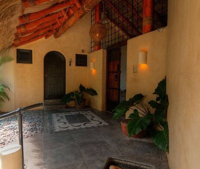 Tentaciones Hotel & Lounge Pool   Adults Only