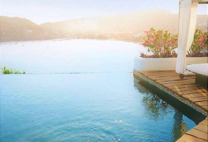 Tentaciones Hotel & Lounge Pool   Adults Only