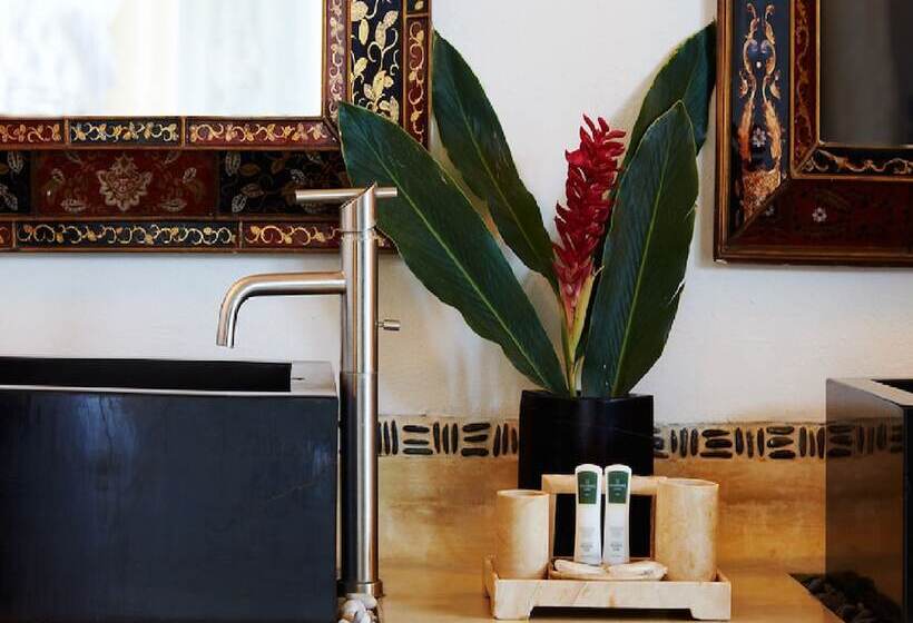 Tentaciones Hotel & Lounge Pool   Adults Only