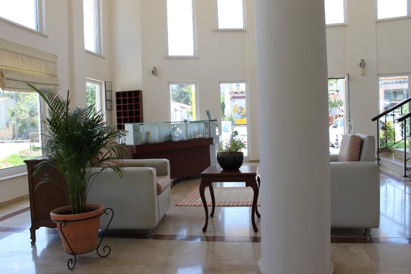 The Prince Inn Hotel & Villas