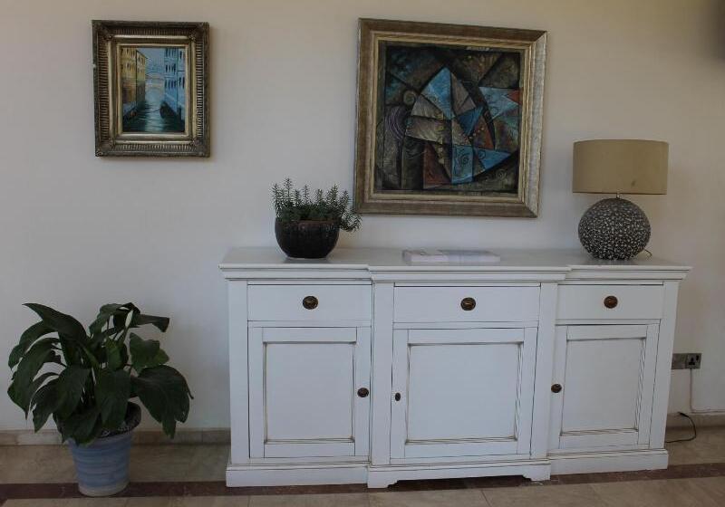 The Prince Inn Hotel & Villas