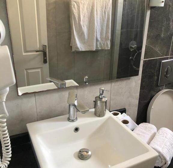 The Prince Inn Hotel & Villas