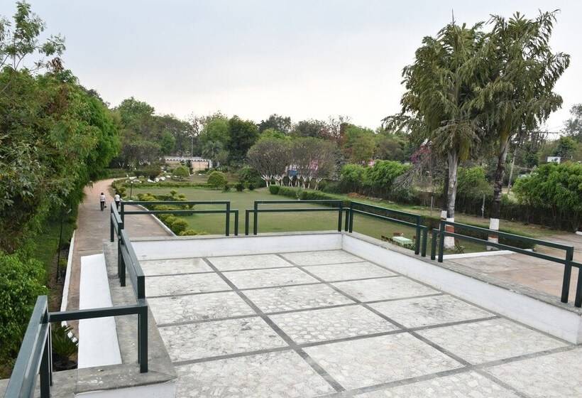 Отель Greenwood