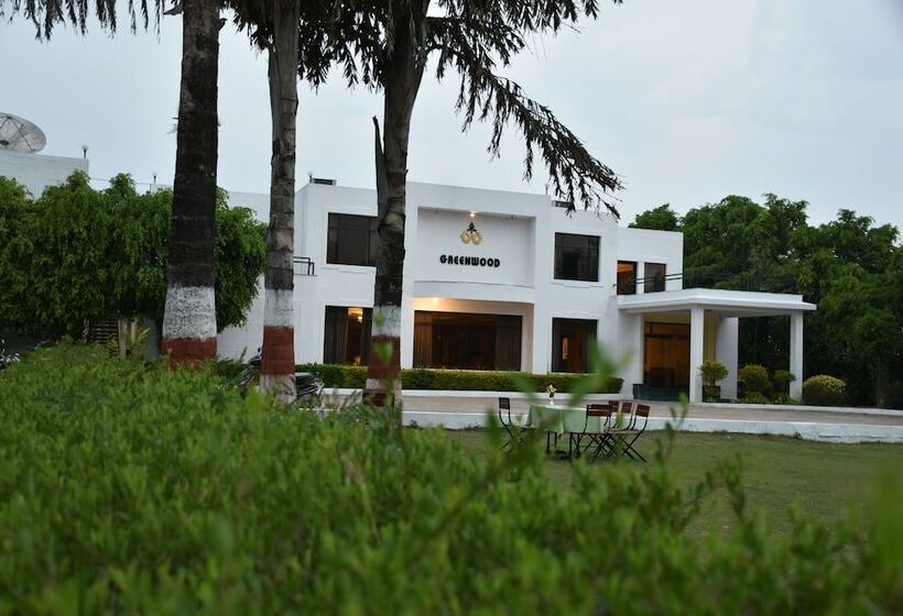 Отель Greenwood