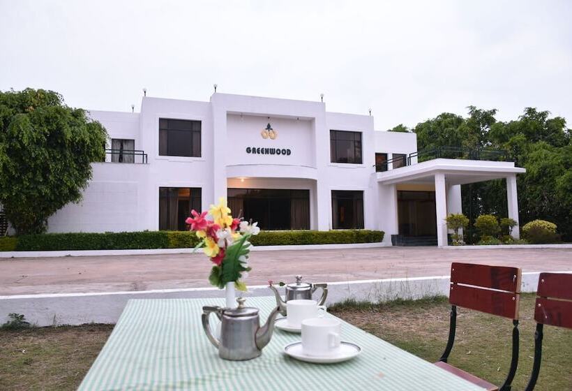 Отель Greenwood