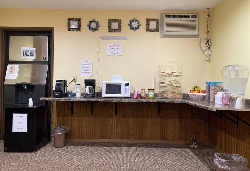 فندق Amerivu Inn And Suites