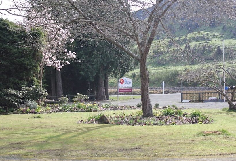 בית מלון כפרי The Mill House