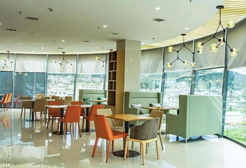 ホテル City Comfort Inn Liupanshui Sports Center