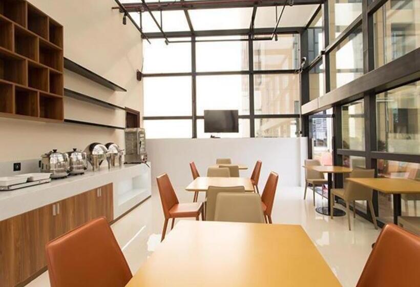 Отель City Comfort Inn Nanning Haijixing Jiangnan Park Metro Station