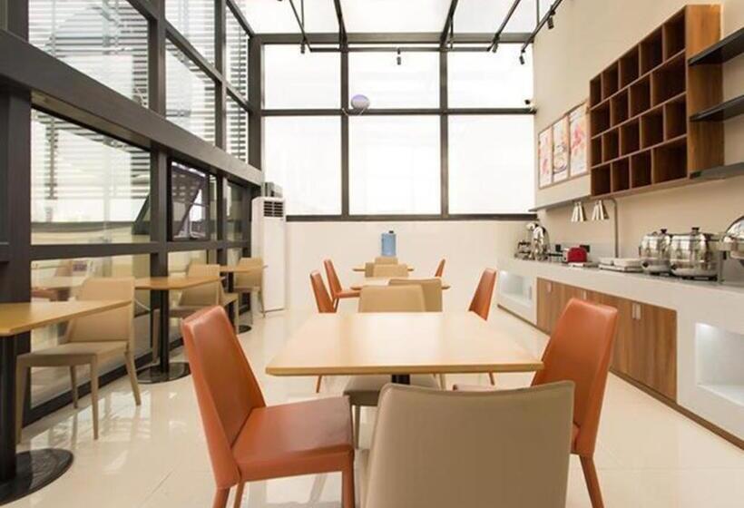 Отель City Comfort Inn Nanning Haijixing Jiangnan Park Metro Station