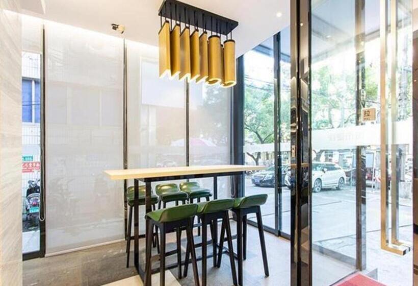 هتل City Comfort Inn Nanning Jianzheng Road Food Street