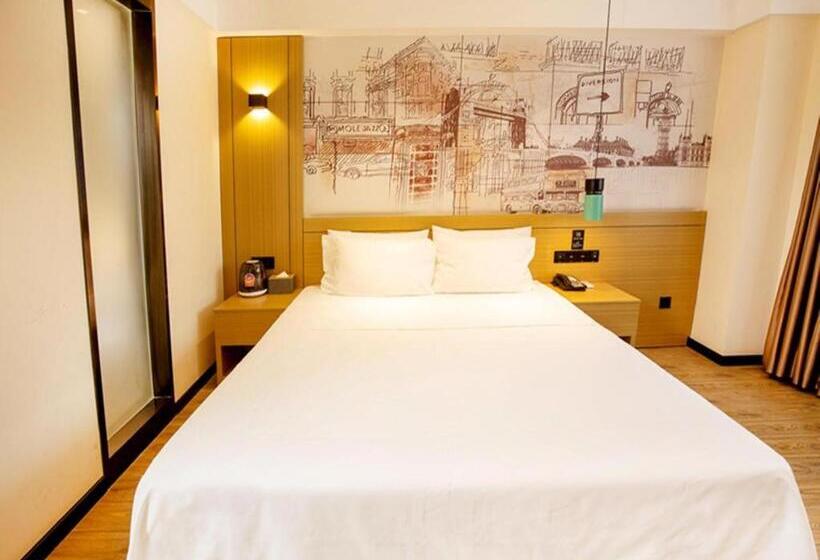 Hanting Hotel Changchun Gongnong Square Metro Station