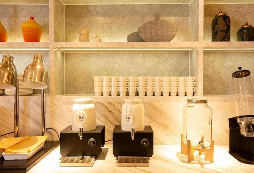 Hanting Hotel Changchun Gongnong Square Metro Station