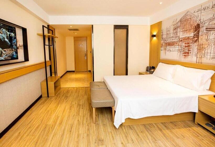 Hanting Hotel Changchun Gongnong Square Metro Station