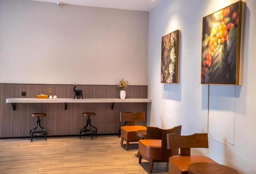 Hanting Hotel Zhuhai Xiangzhou Long Distance Bus Station