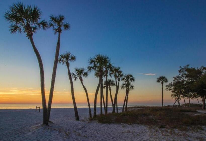 فندق North Beach Village 27