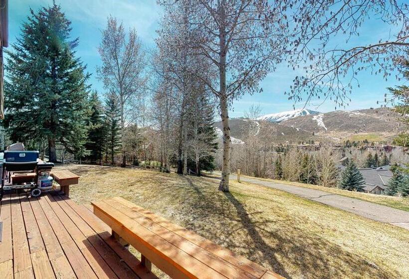 فندق The Bluff Mountain Retreat