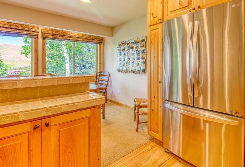 فندق The Bluff Mountain Retreat