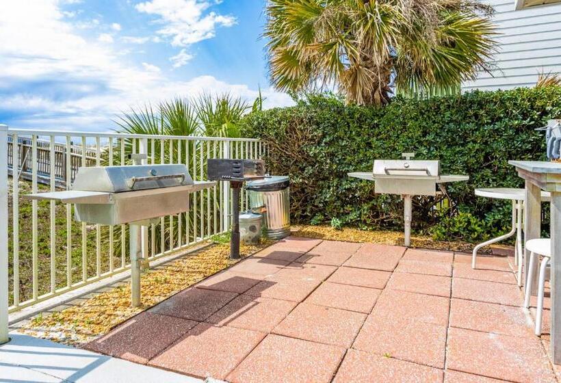 هتل Tropic Isl 205