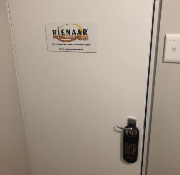 پانسیون Exclusive Townhouse At The Square