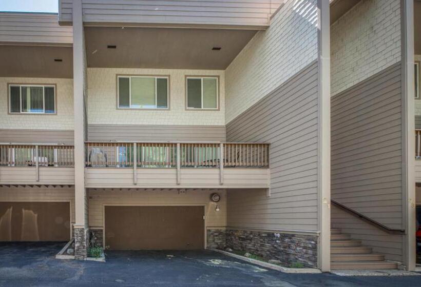 בית מלון כפרי Cedars West