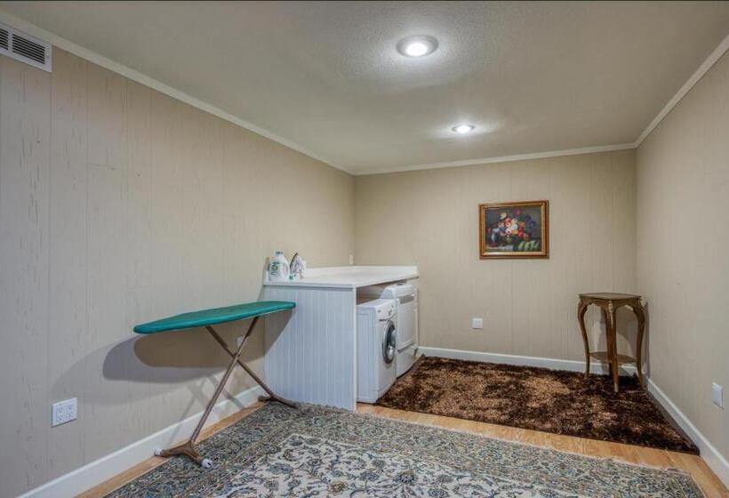 בית מלון כפרי Cedars West