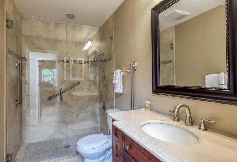 בית מלון כפרי Cedars West