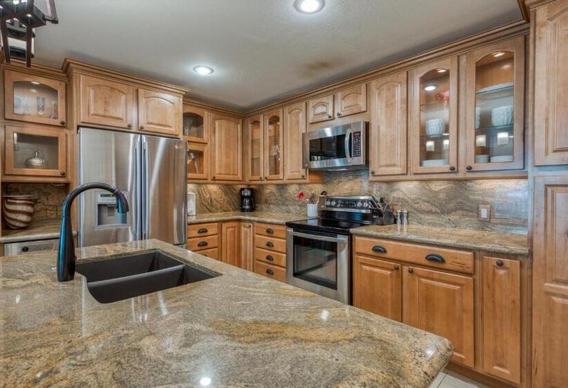 בית מלון כפרי Cedars West