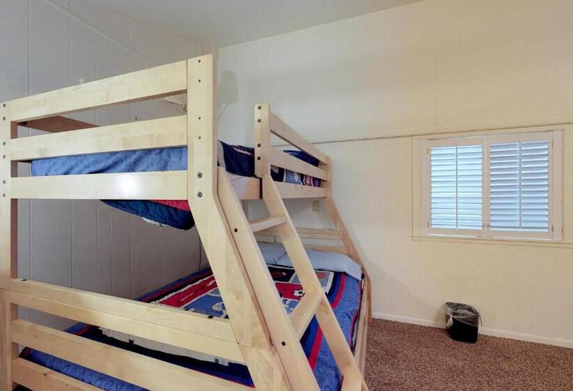 فندق Crystal Beach