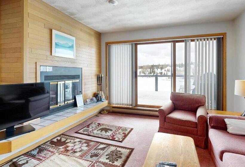 בית מלון כפרי East Bay 6