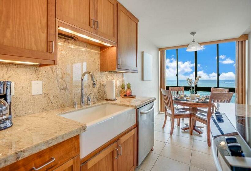 Отель Kuhio Shores 410