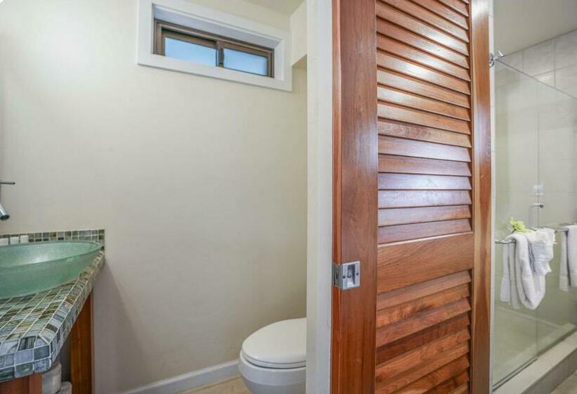 Отель Kuhio Shores 410