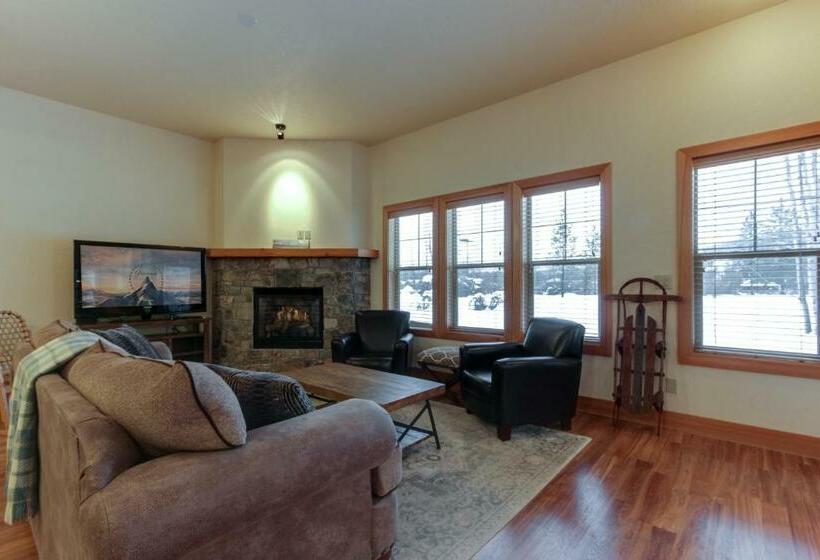 فندق Lakeside Haven