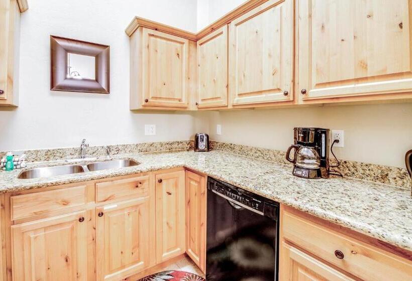 Отель Red Cliff 2j