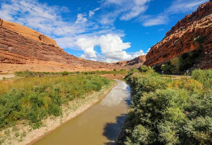 Отель Red Cliff 2j