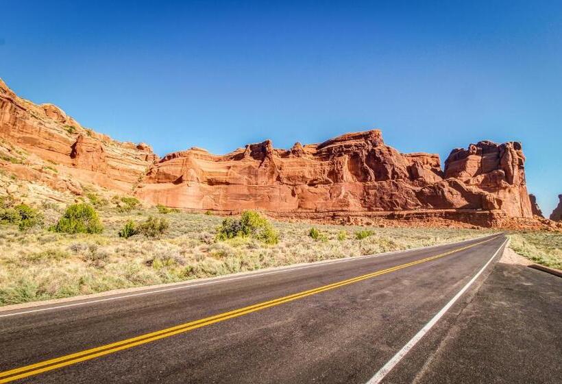 Отель Red Cliff 2j