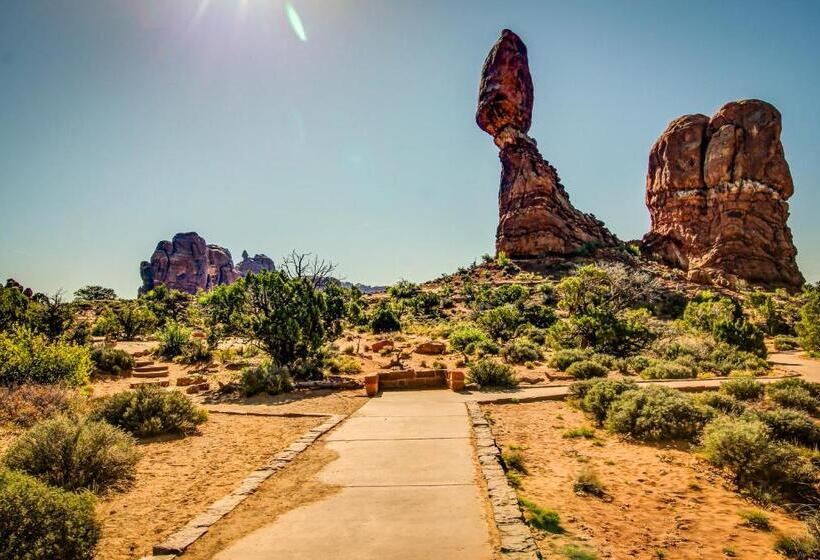 Отель Red Cliff 2j