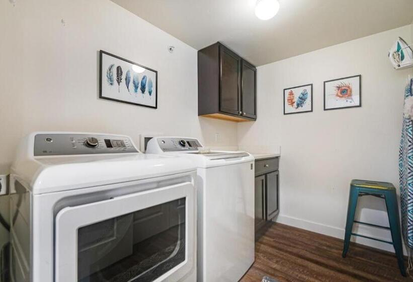 Отель Red Cliff 2j