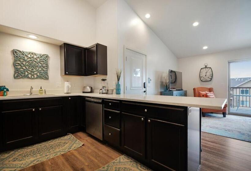 Отель Red Cliff 2j