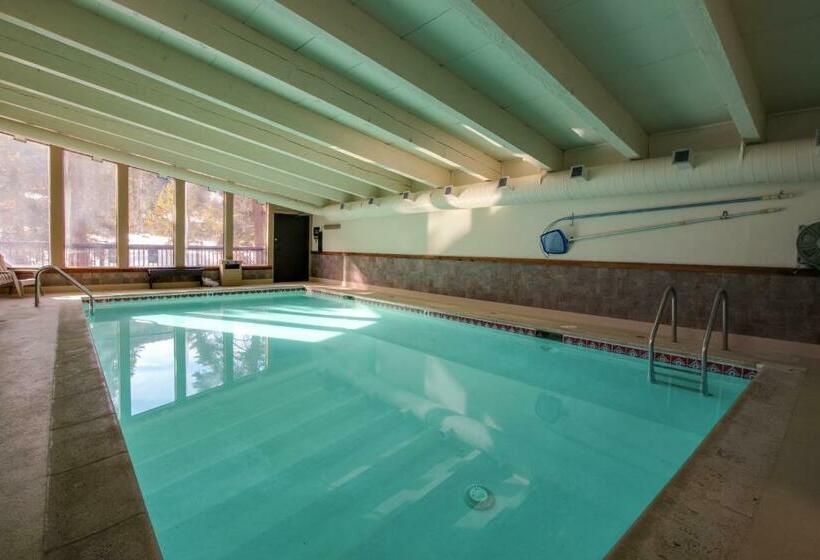 ホテル Short Walk To Lifts!