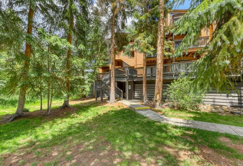 ホテル Short Walk To Lifts!