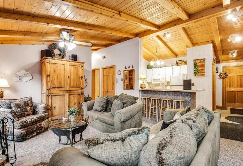 ホテル Short Walk To Lifts!