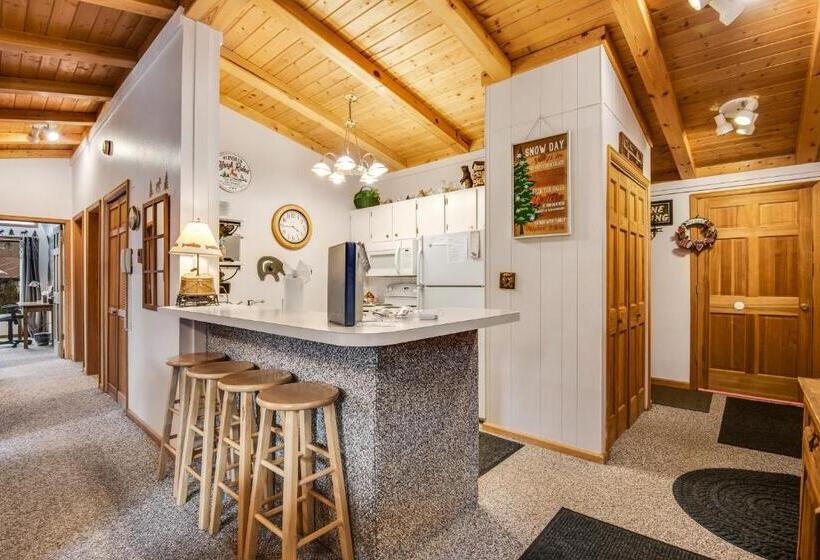 ホテル Short Walk To Lifts!