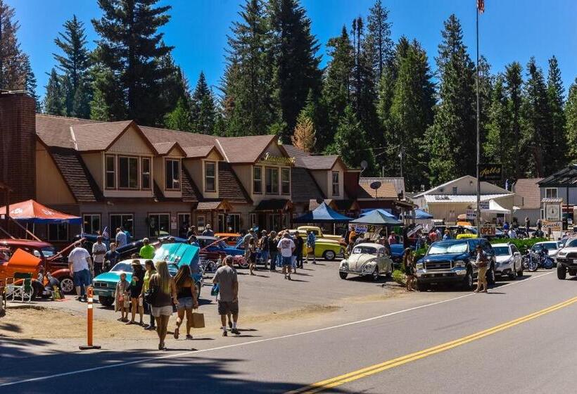 호텔 The Lake House