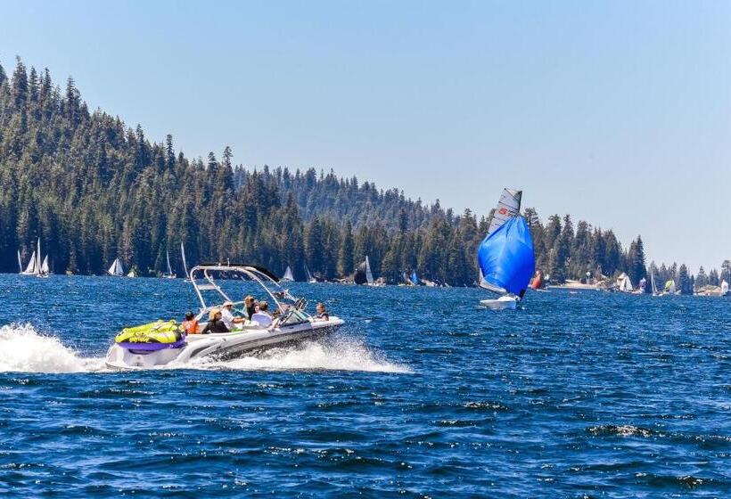 호텔 The Lake House