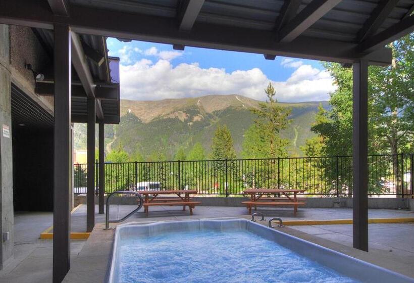 Mp522 Mountain Plaza Hotel Room