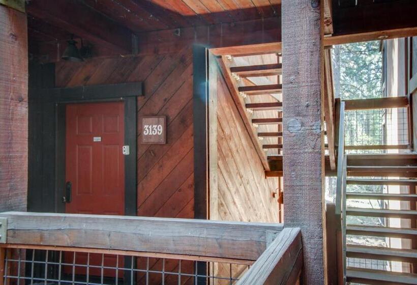 בית מלון כפרי Aspen Grove Hideaway