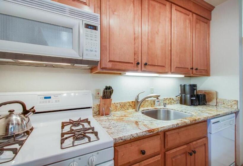 בית מלון כפרי Aspen Grove Hideaway